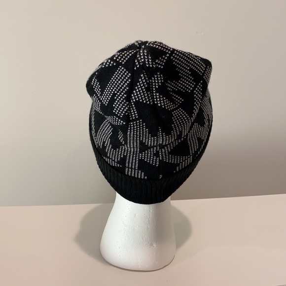 Michael Kors beanie - Picture 3 of 4